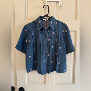 NWT Solitaire denim floral pleated top M